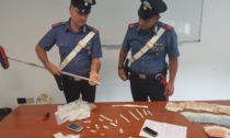 Stupefacente nascosto nel manico della scopa, carabinieri arrestano pusher