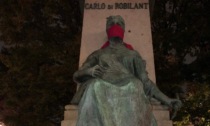 Torino, statue imbavagliate: la protesta firmata Casa Pound