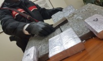 Torino: 7 kg di hashish abbandonati su un bus