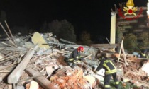 Esplosione cascina a Quargnento: tre vigili fuoco morti, rinvenuti timer