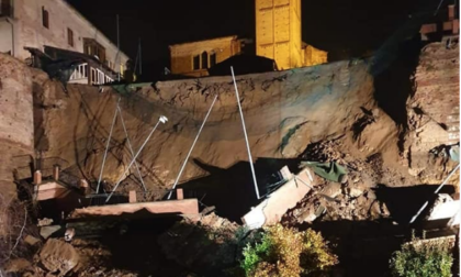 Moncalvo: tre famiglie sfollate dopo crollo muraglione