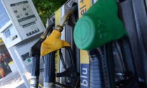 Prezzi carburante: dai controlli della Guardia di Finanza riscontrate centinaia le violazioni