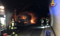 Camion in fiamme sulla A10: 42 intossicati