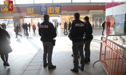 Torino: trovato con involucri di cocaina in stazione, fermato dalla Polfer