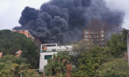 Tir in fiamme: chiusa A10 tra  Varazze e Arenzano