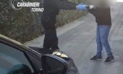 Avigliana, studenti senza tablet, li consegnano i Carabinieri