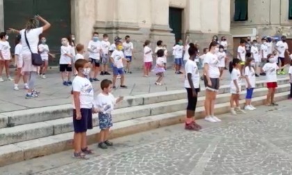 Ovada, flash mob anti Covid dei bambini dei centri estivi