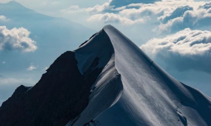 Precipitano da cresta del Monte Bianco, morti due alpinisti genovesi