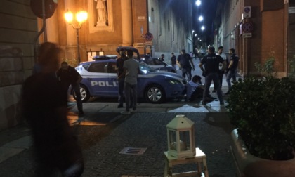 Alessandria: rissa notturna in pieno centro