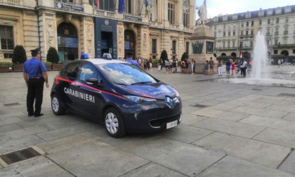 Torino: furto e rapina a passante e passeggeri bus, due arresti