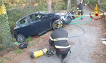 Genova: Vigili del Fuoco recuperano tre persone a bordo di auto fuori strada