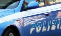 Trovato un cadavere decomposto nel bagagliaio di un'auto a Torino: non si esclude l'omicidio