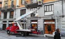 Alessandria: installati i videoproiettori delle luci natalizie