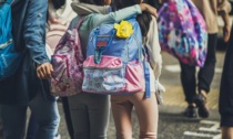 Collegno, servizio scuolabus negato a una bimba nomade: la colletta dei concittadini