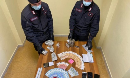 Torino, market della droga in due appartamenti, arresti dei Carabinieri