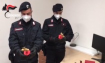 Torino: durante una diretta sui social, ripreso nella sua cantina con botti illegali e arrestato