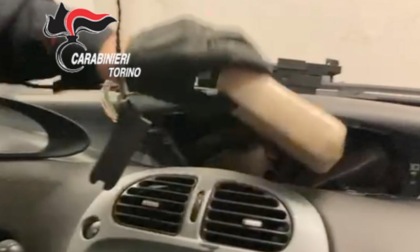 Torino, controlli antidroga dei carabinieri: arrestati due corrieri e sequestrati 6,6 kg di cocaina