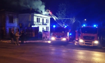 Frassinello Monferrato, incendio di un tetto. Nessun intossicato