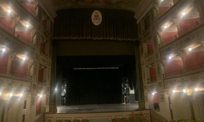 Anche Valenza aderisce all'iniziativa "Facciamo luce sul teatro"