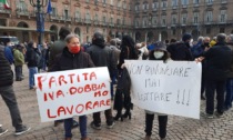 Ambulanti in piazza a Torino: "Noi ultima ruota del carro"