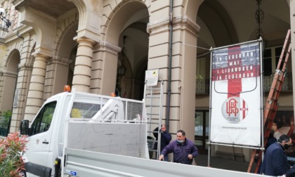 Alessandria: il Comune sostiene i grigi installando manifesti