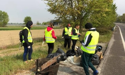 Castelnuovo Scrivia, 60 volontari ripuliscono le strade dai rifiuti abbandonati