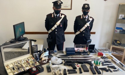 Torino, deteneva armi e droga, Carabinieri arrestano muratore