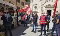 Lavoratori del Cit in protesta di fronte al Comune di Serravalle Scrivia