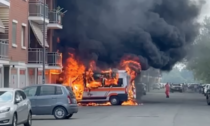 Alessandria: a fuoco un'ambulanza in via La Malfa, nessun ferito