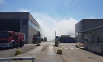 Incendio alla piattaforma Srt tra Tortona e Castelnuovo Scrivia: a fuoco gli ingombranti