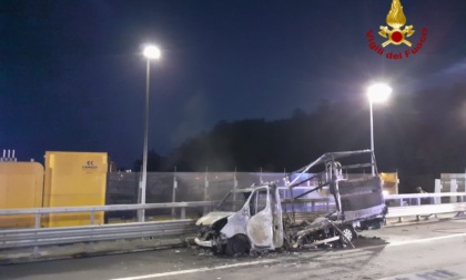 Genova: furgone in fiamme su ponte San Giorgio, viadotto chiuso e riaperto