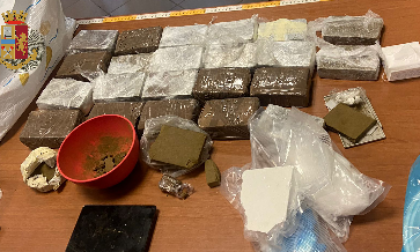 Torino: la droga era nascosta nel muro, sequestrati 7 kg di droga
