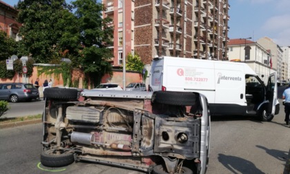 Alessandria: ribaltato un mezzo in piazza Valfrè