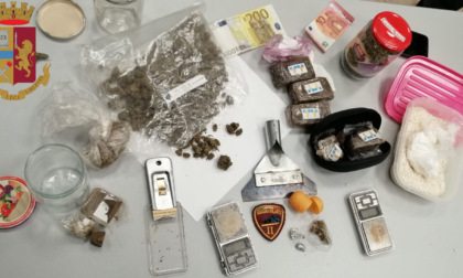 Genova: laboratorio di confezionamento di droga in camera, arrestato 20enne