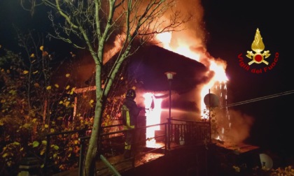 Casa distrutta da incendio a Montoggio, nessun ferito