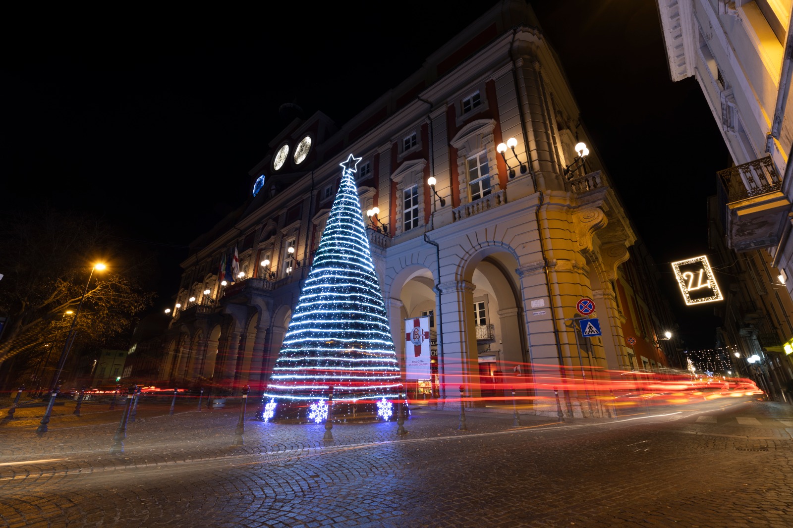 Alessandria si illumina: il video che mostra la città nel periodo più magico dell'anno