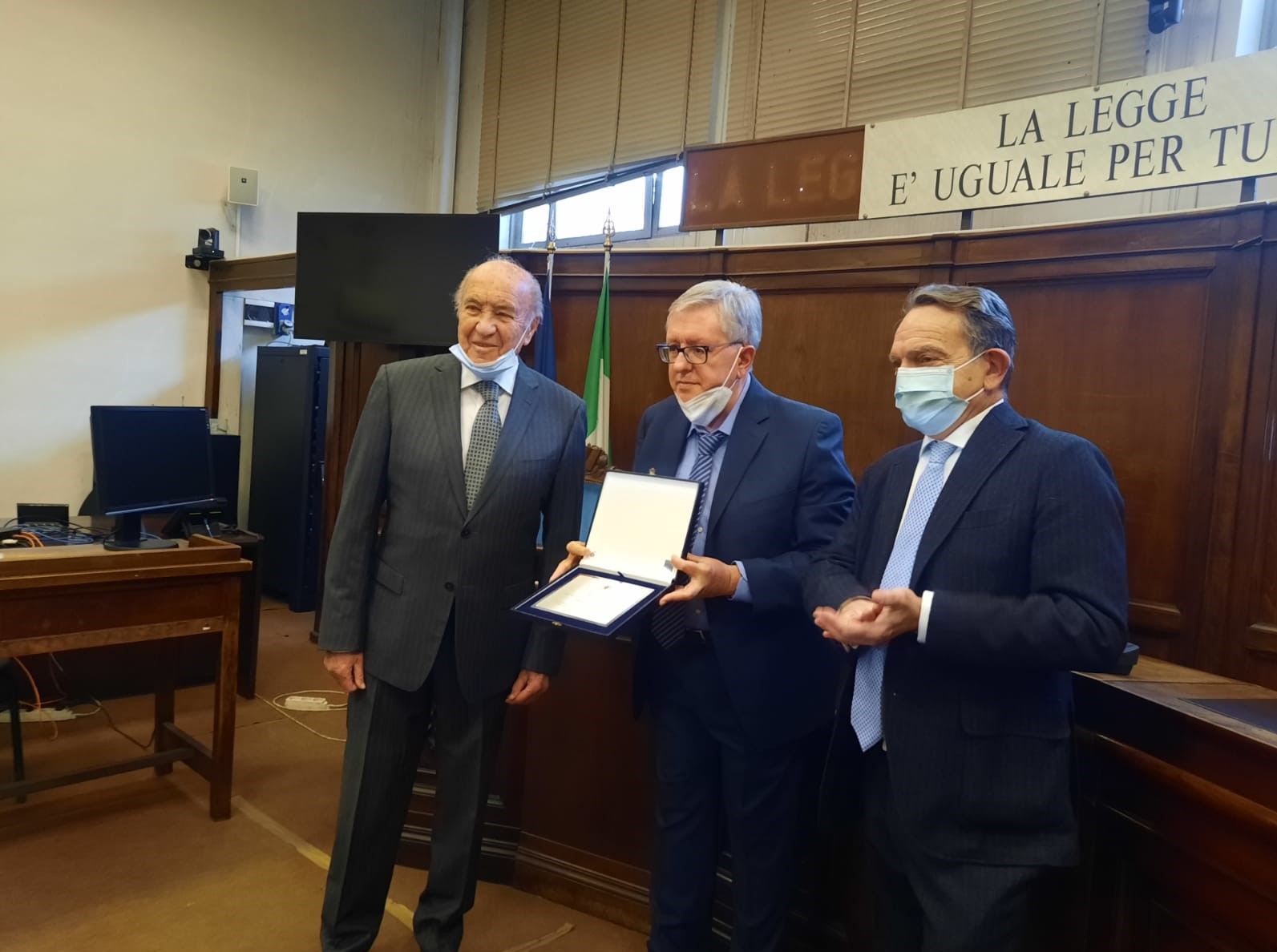 Premiato ad Alessandria Mario Boccassi  per i suoi 60 anni di avvocatura