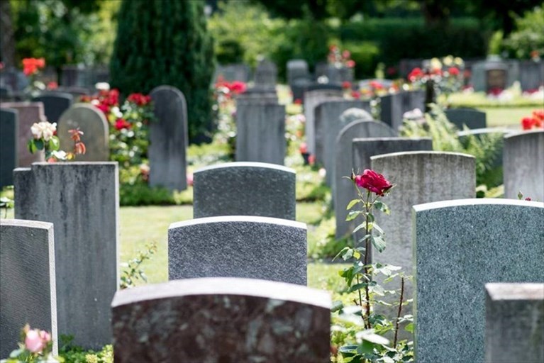 Concessioni cimiteri ad Alessandria: la Lega attacca, ma la giunta minimizza