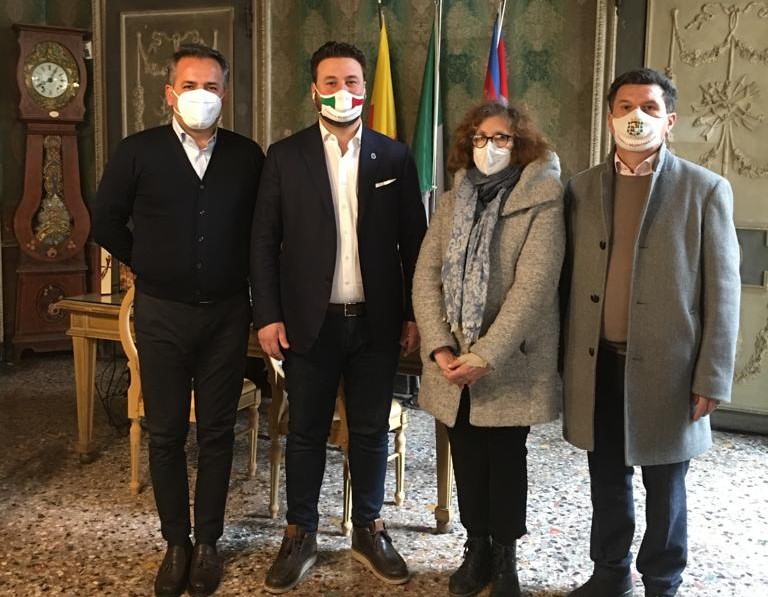 La scenografa Paola Bizzarri ospite in Comune a Casale Monferrato