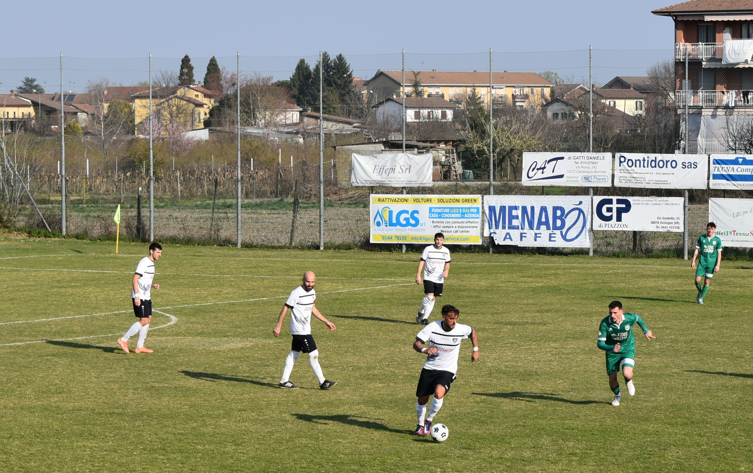 Calcio, Eccellenza: l'Acqui domina il derby, Castellazzo sempre più giù