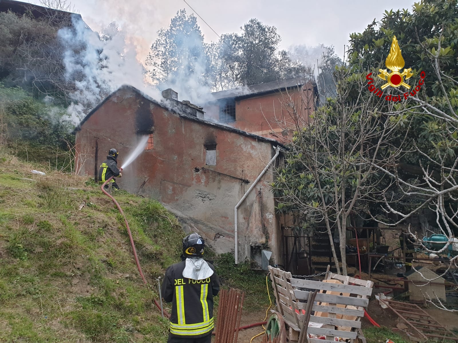 Genova: incendio in una stalla in salita Luigia Sciallero, morti tre animali