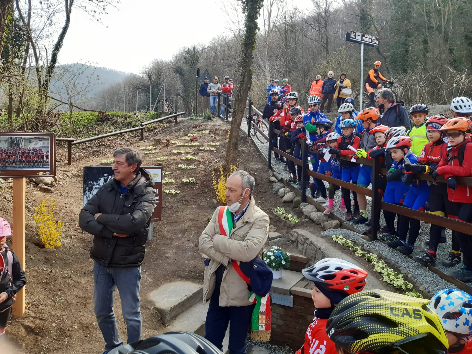 Ovada, inaugurata fontana in onore di Fausto Coppi