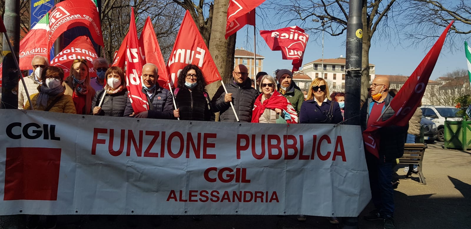 Alessandria: presidio dei lavoratori della sanità davanti alla Prefettura