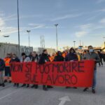 Ex ilva, nave troppo grossa dirottata su terminal Messina: i lavoratori bloccano i varchi