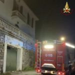 Incendio in una villetta alla periferia della Spezia: un morto