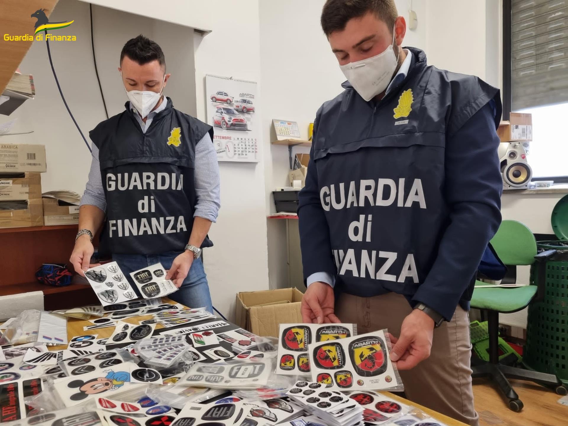 Torino: maxi sequestro di oltre 400.000 ricambi per auto contraffatti, 25 denunce