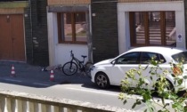 Ovada, auto travolge 4 veicoli parcheggiati in località Borgo