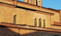 Alessandria, si staccano alcune tegole della chiesa di Piazza Santa Maria di Castello