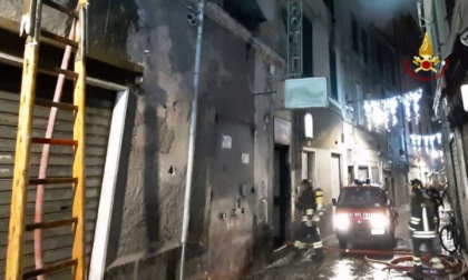 Genova, in fiamme una stanza d'albergo: cinque persone ferite