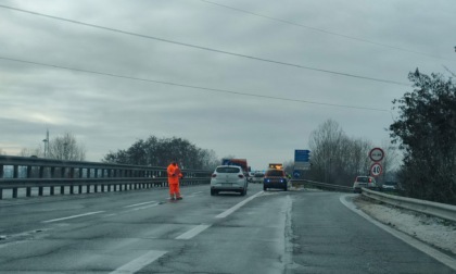 Alessandria, incidente stradale sulla tangenziale in direzione Acqui Terme: tre veicoli coinvolti